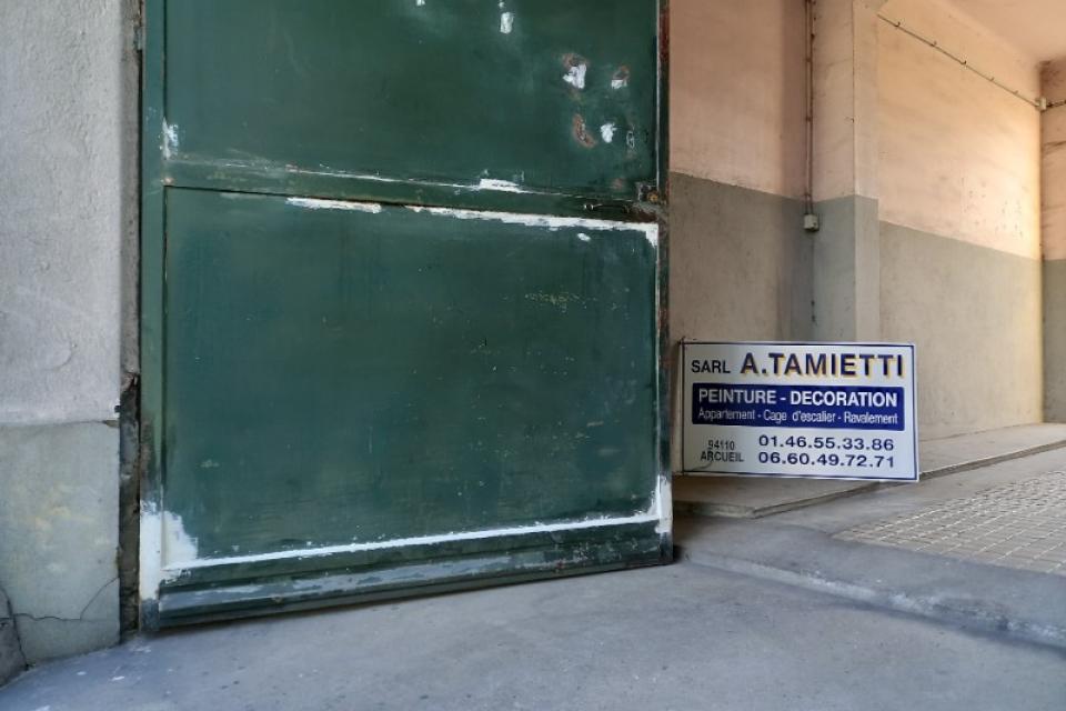 Préparation et finition d'un portail par votre entreprise Tamietti à Paris